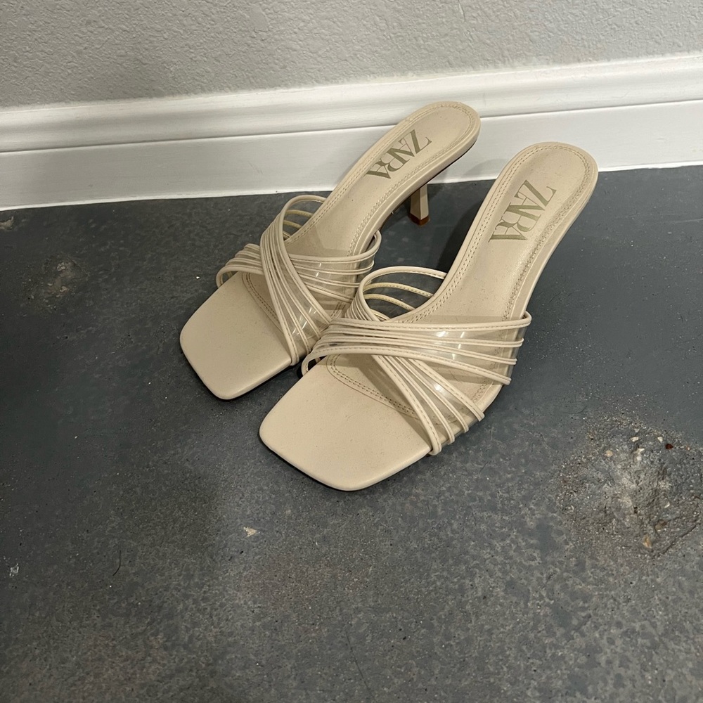 Kitten heel